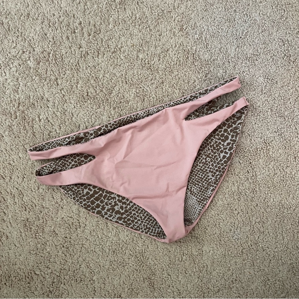 Acacia bottoms